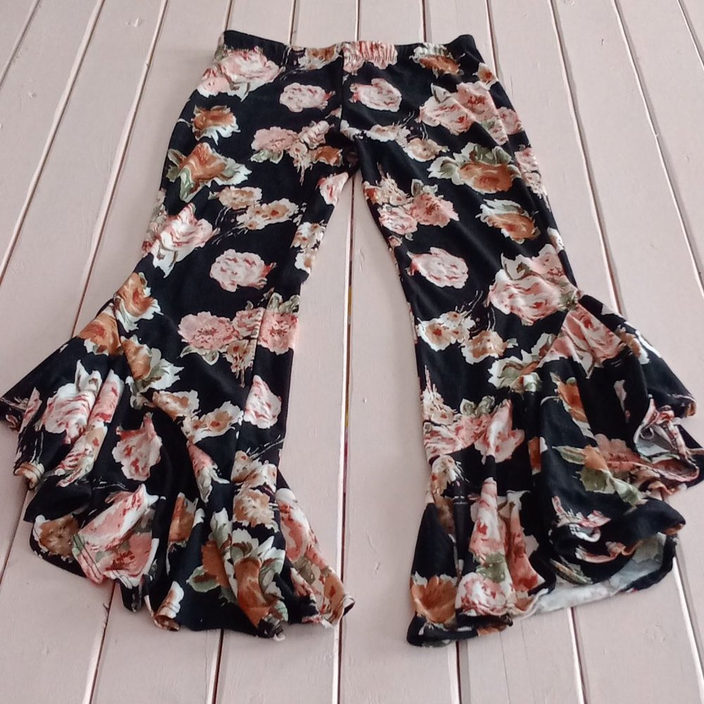 Crop Floral Stretch Bell Ruffle Pants Size Medium